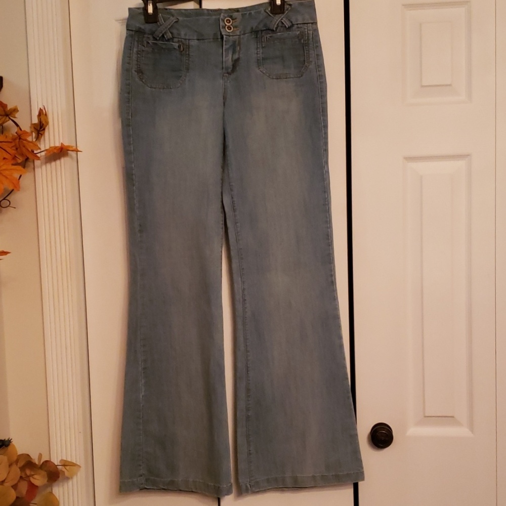 PRICE DROP Size 9 Lightweight jean